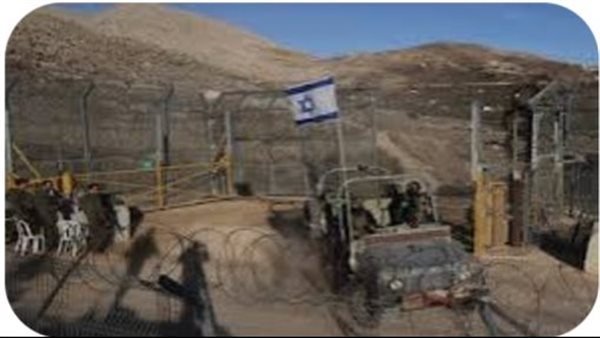 فلسطيني يقتحم قاعدة