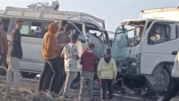 تصادم سيارة ميكروباص