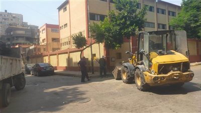 حالته الصحية مستقرة.. إصابة مواطن بعد أن صدمه لودر تابع لهيئة النظافة والتجميل بالجيزة