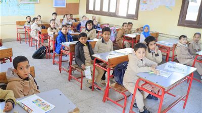 المعلمة ضربته على وجهه | ولي أمر يتقدم بشكوى ضد مدرسة خاصة بالقاهرة بسبب تعنيف نجله.. والتعليم تحقق