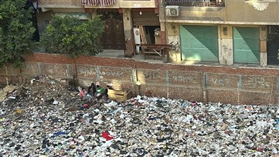 رئيس نظافة القاهرة عن تحويل جراج مدرسة لمقلب قمامة: لم نتمكن من الدخول بسبب السور.. وسنلزم المالك بحل المشكلة