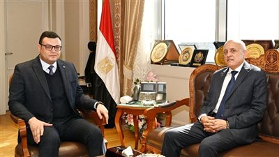 حلول جذرية لمنظومة المياه بالأقصر.. اجتماع حاسم بين وزير الإسكان والمحافظ