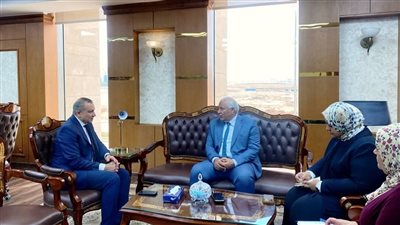 مناقشة آلية إدراج الوادي الجديد في مشروع تطوير العواصم