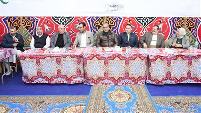 محافظ الفيوم يشارك في مائدة الإفطار الجماعي لعابري السبيل والأولى بالرعاية