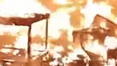 حريق هائل في سنتر تجاري بأسيوط.. ومحاولات للسيطرة عليه 