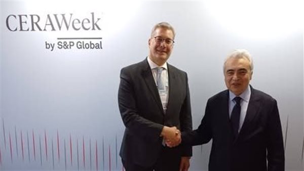 وزير البترول ومدير