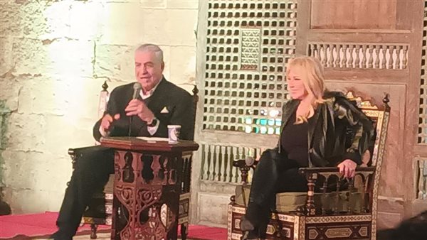 زاهي حواس - عالم