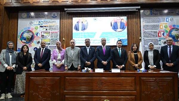 جانب من توقيع البروتوكول