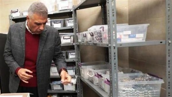 محافظ أسوان