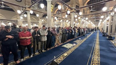 الجامع الأزهر يقيم التراويح الـ16 برواية حفص عن عاصم وسط توافد آلاف المصلين