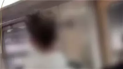 التحقيق مع أصحاب فيديو دفع راكب خارج عربة المترو