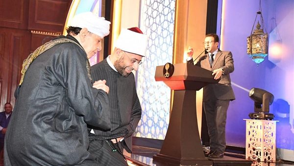 وزير الأوقاف والشيخ