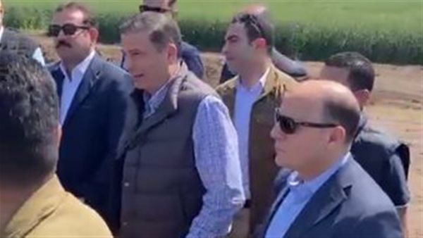 وزير الزراعة يتفقد