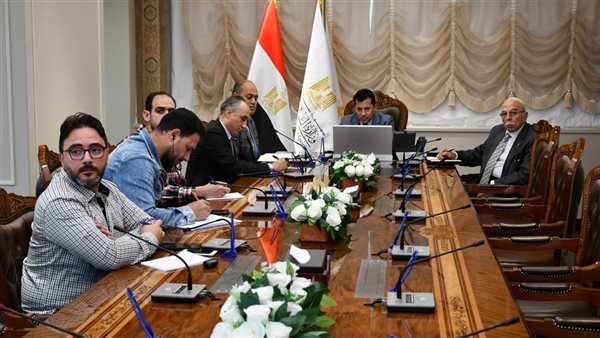 وزير الرياضة واتحاد