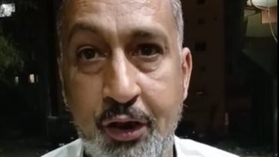 مواطن يستغيث من إشعال عمال القمامة النيران بأحد شوارع أكتوبر: كلمتهم فضربوني في وشي| بث مباشر 