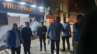 تسبب إزعاجًا للمواطنين.. غلق وتشميع مقاهي وكافيهات مخالفة بحدائق الأهرام