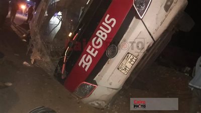 مصرع شخصين وإصابة 31 في انقلاب أتوبيس على الطريق الإقليمي | بث مباشر
