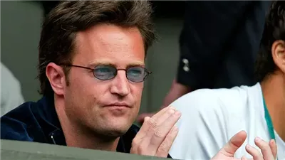 رغم إدانته.. طبيب ماثيو بيري يعود لمعالجة المرضى على الرغم من دوره في وفاة الممثل