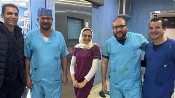 الطاقم الطبي بمستشفي