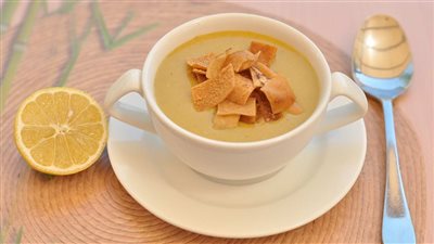 طريقة عمل شوربة العدس المصرية.. 4 أسرار لنجاح الوصفة