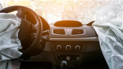 مدفع الإفطار يتسبب في فتح وسادة هوائية بسيارة دفع رباعي في قطر