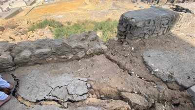 لخطورتها الداهمة.. محافظة القاهرة تخلي بلوكات شمال الحرفيين بمنشأة ناصر لتطويرها