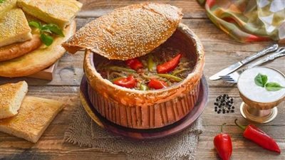 طريقة تحضير فخارة لحم بالخضار وشوربة كريمة لإفطار اليوم 23 من رمضان 2025 مع نصائح لضبط النكهة والتقديم