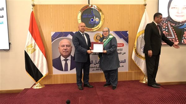 كامل الوزير يكرم