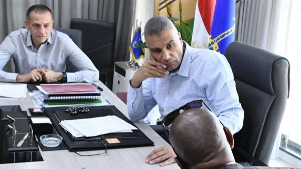 محافظ أسوان