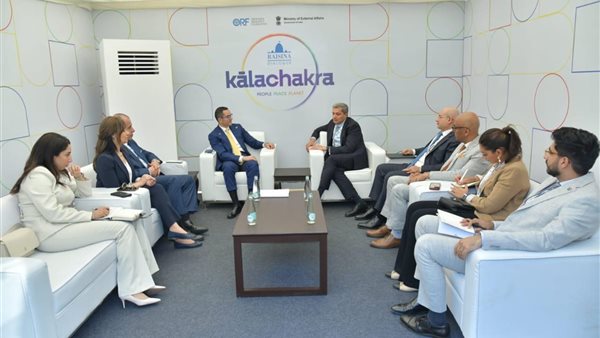 وزير الاستثمار والرئيس