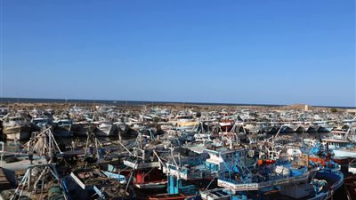 لليوم الثاني.. استمرار توقف حركة الصيد بميناء البرلس لسوء الأحوال الجوية