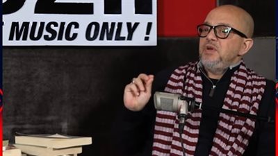 عمر طاهر ينتقد 