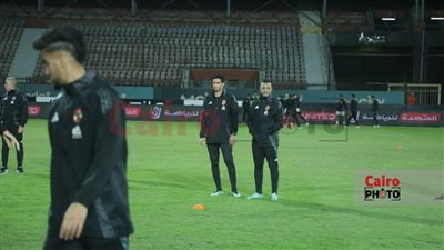 تعرف على سبب وجود محمد نجيب ضمن جهاز الأهلي في مباراة إنبي 