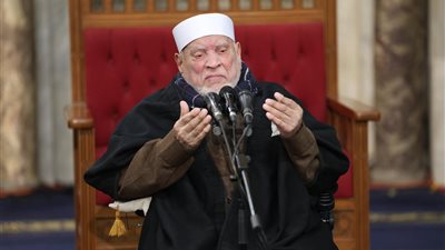  الدكتور محمود أبو هاشم ينعى عمه بكلمات مؤثرة: ننعى إلى العالم العربي والإسلامي وفاة إمام الأئمة وأمير المؤمنين 