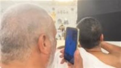 هتبعت ولا أدعي عليك.. مسن أمام الكعبة يتوعد مدين تأخر في سداد 7 آلاف جنيه 