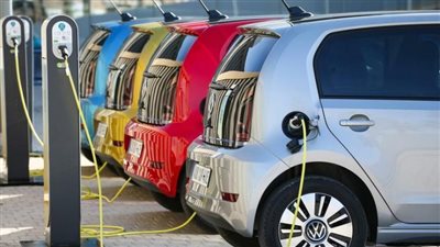 ألمانيا تقدم حوافز جديدة لمشتري السيارات الكهربائية