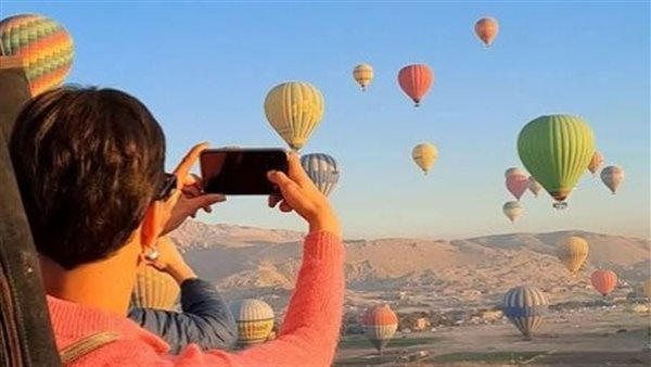 البالون الطائر بالأقصر