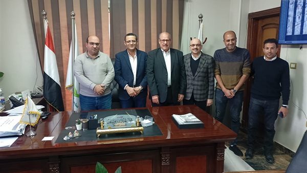 جانب من التوقيع