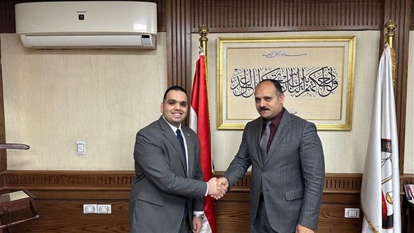  تكريم الأستاذ نجيب