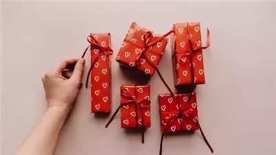 طرق تغليف هدايا عيد الأم بأفكار إبداعية تضيف لمسة سحرية.. فرح والدتك بشكل جديد