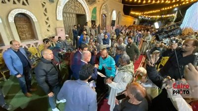 محافظ الأقصر يكرم 250 من حفظة القرآن الكريم.. ولفتة إنسانية مع شاب من ذوي الهمم