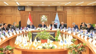 يبدأ العام المقبل في 3 جامعات.. استحداث بكالوريوس للعلوم المصرفية بكليات التجارة| خاص