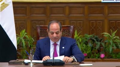 السيسي: لا بد من مراجعة ما يعرض في الإعلام.. قديمًا كان فيه صناعة ودلوقتي بقت تجارة 