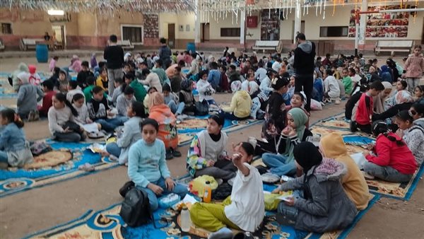 إفطار جماعي لتلاميذ