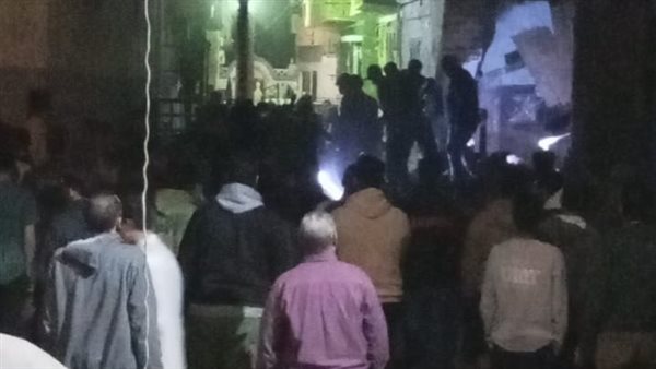 انهيار منزل مكون