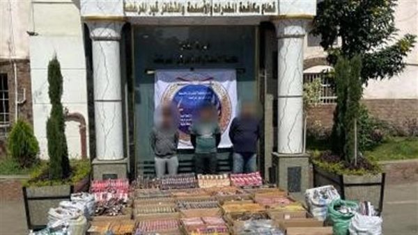 المتهمين والمضبوطات