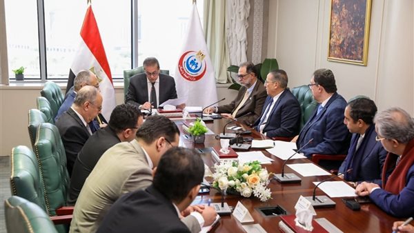 اجتماع وزير الصحة