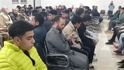 الكل حزين عليه.. المئات من أهالي السويس يقدمون واجب العزاء لوالد لاعب الكاراتيه يوسف مصطفى |بث مباشر 