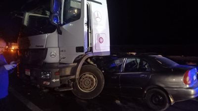 بينهم طبيب.. ننشر أسماء ضحايا حادث دهس تريلا لسيارة ملاكي في قنا 