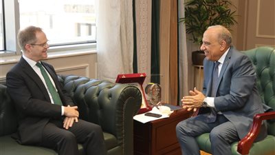 وزير الكهرباء يبحث التعاون في مجال شبكات النقل والطاقة وزيادة مشاركة الشركات البريطانية بالمشروعات